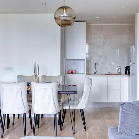 G Yoo By Newinn * Istanbul