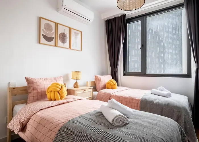 G Yoo By Newinn * Istanbul