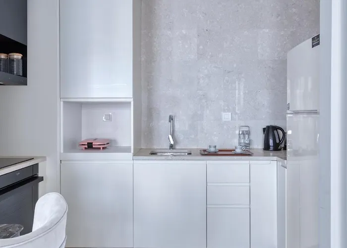 G Yoo By Newinn * Istanbul